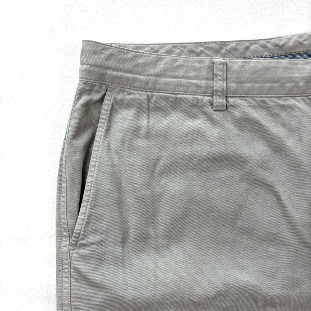 Vineyard Vines Gray Flat Front Classic Gray Men's Cotton Chino Shorts Size 38